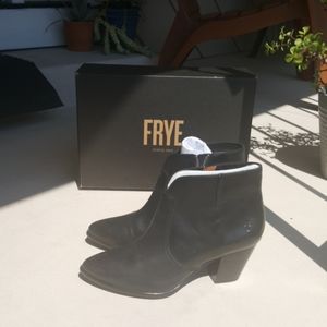 Frye ankle leather booties sz 7